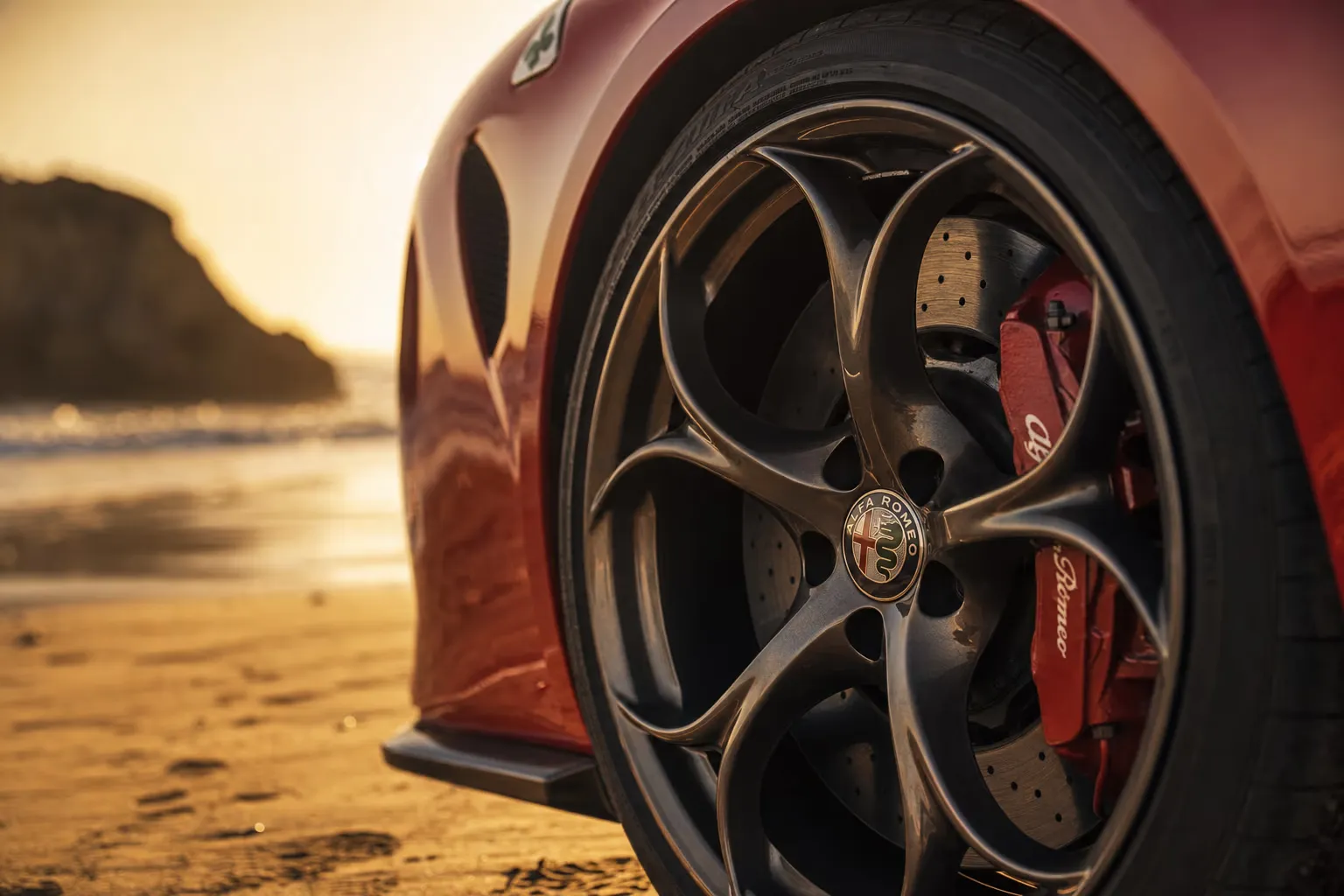 Dettaglio cerchio e pinza freno della Alfa Romeo Giulia Quadrifoglio