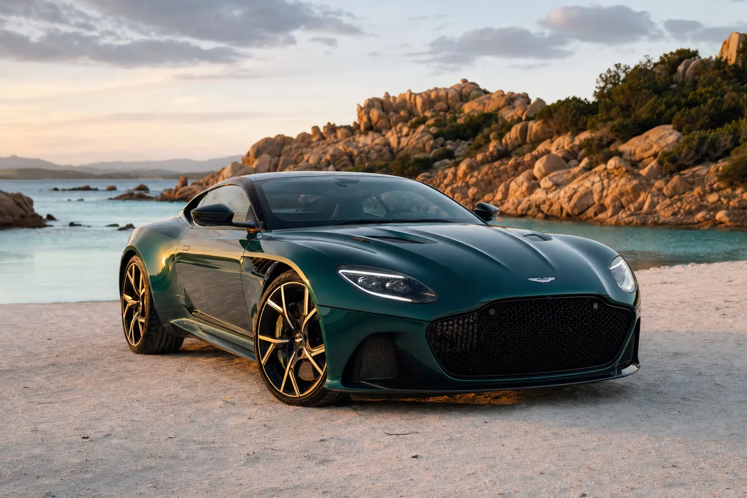 Noleggio Aston Martin DBS 770 Ultimate in Sardegna – LSM Car Luxury