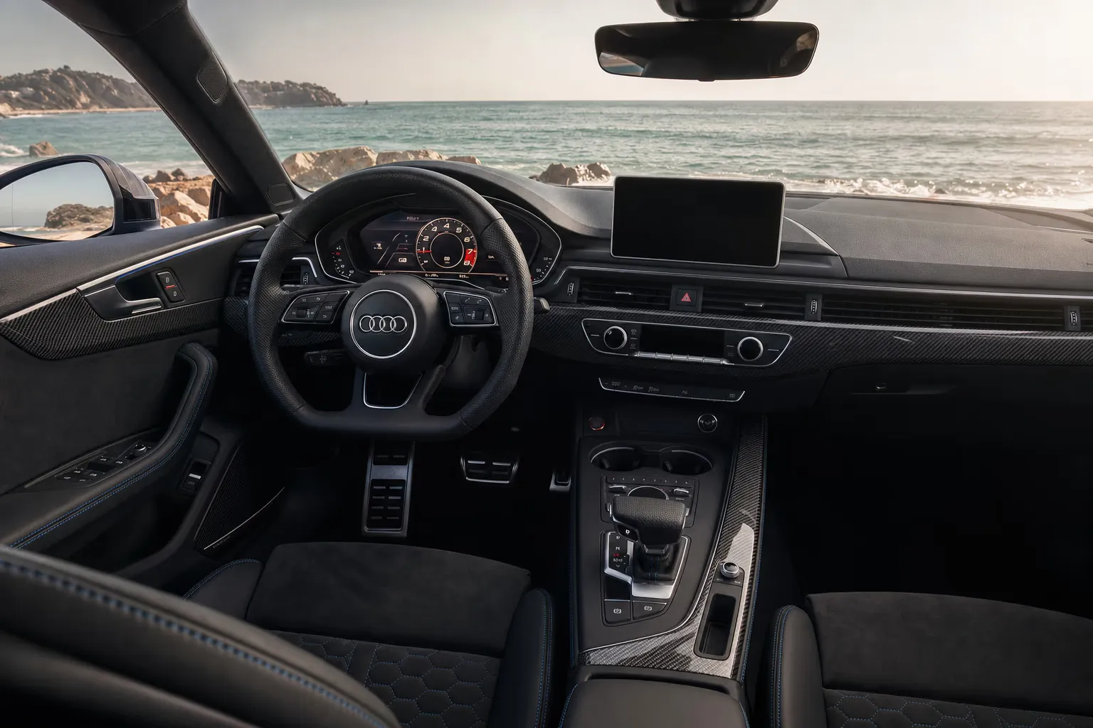 Interni di Audi RS5 Sportback – noleggio in Sardegna