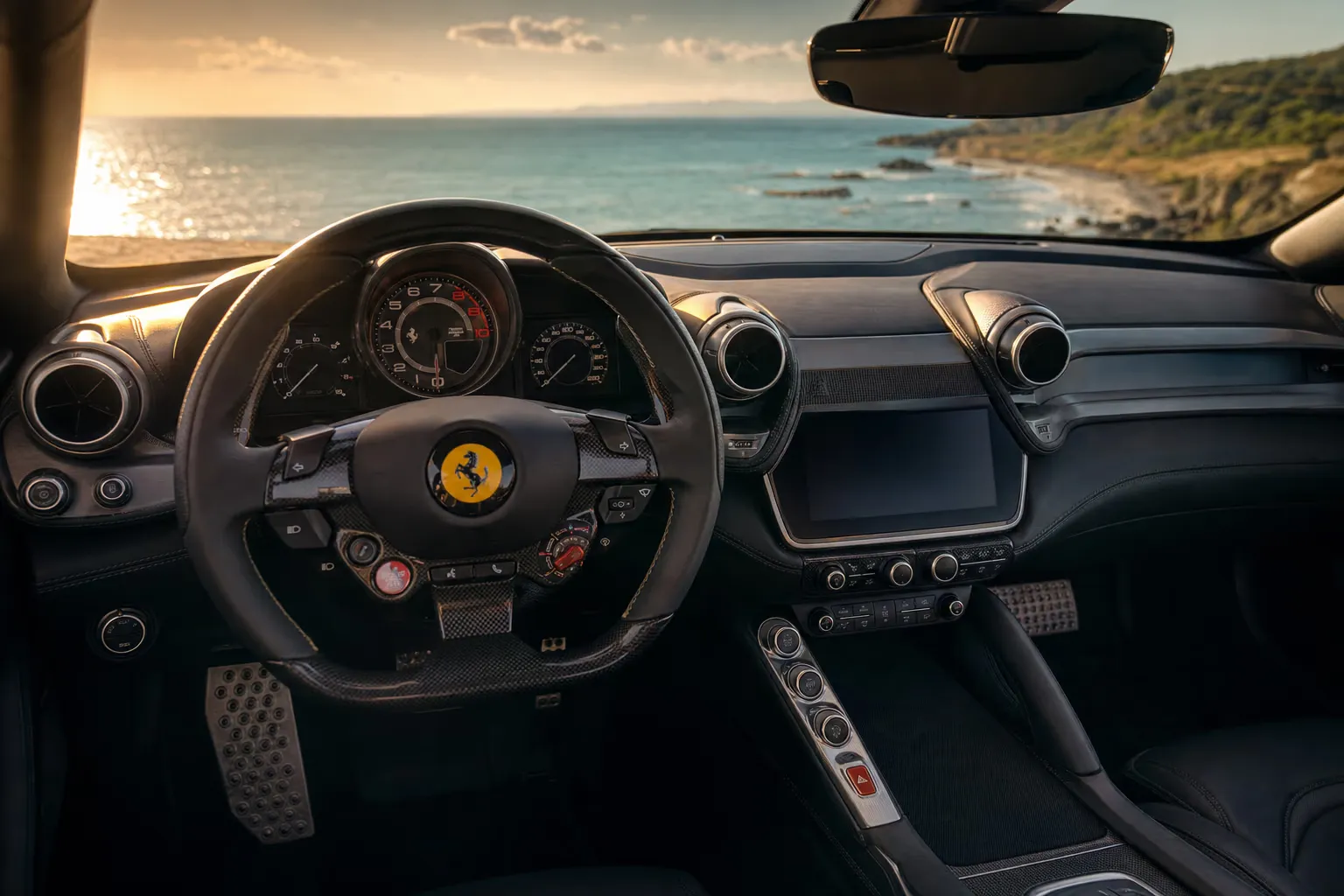 Interni di Ferrari GTC4Lusso – noleggio in Sardegna
