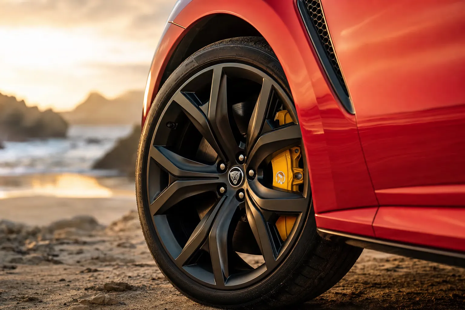 Dettaglio cerchio e pinza freno della Jaguar F-Pace SVR
