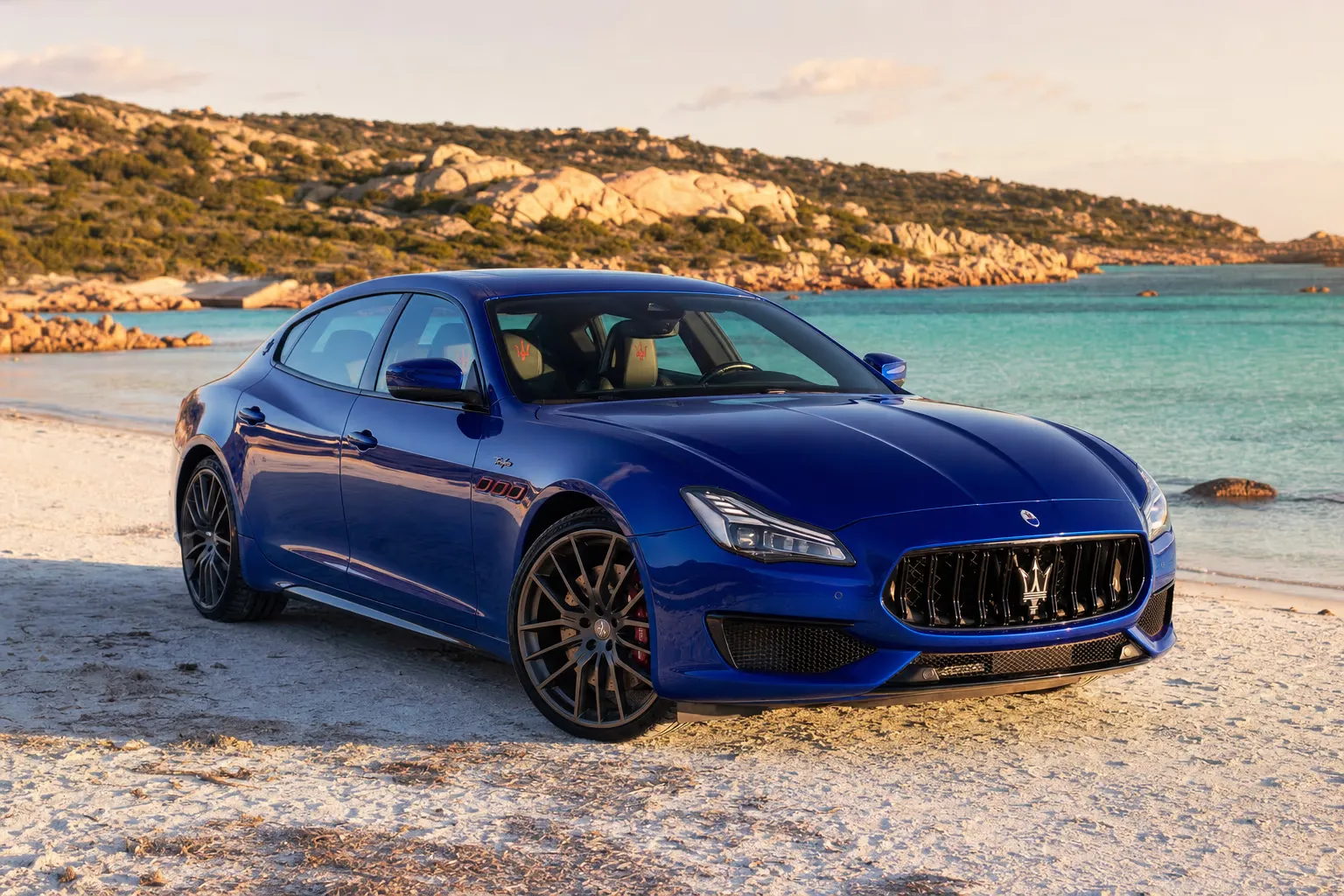 Noleggio Maserati Quattroporte Trofeo in Sardegna – LSM Car Luxury