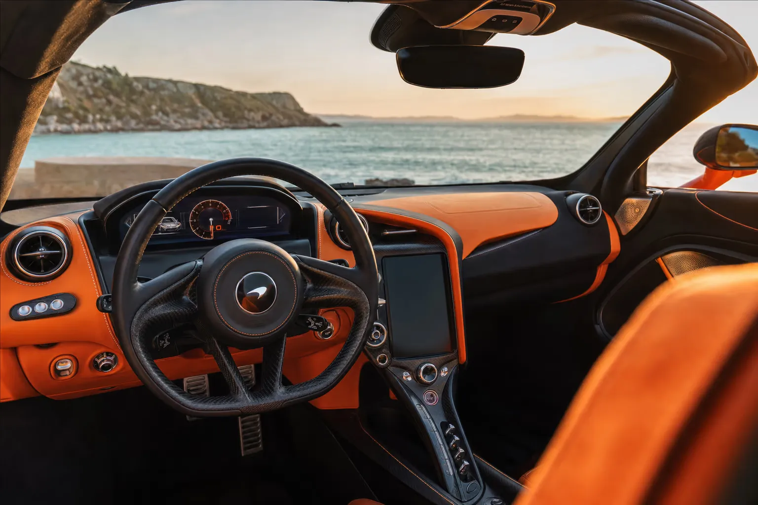 Interni di McLaren 720S – noleggio in Sardegna