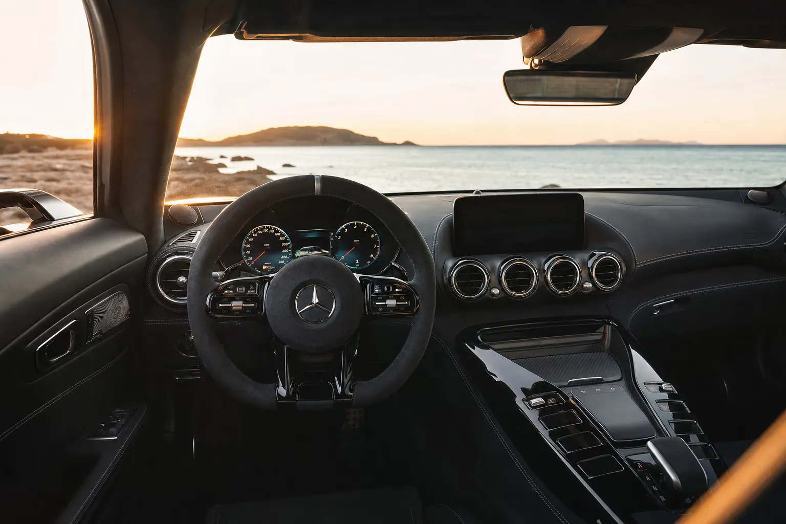 Interni di Mercedes-AMG AMG GT – noleggio in Sardegna