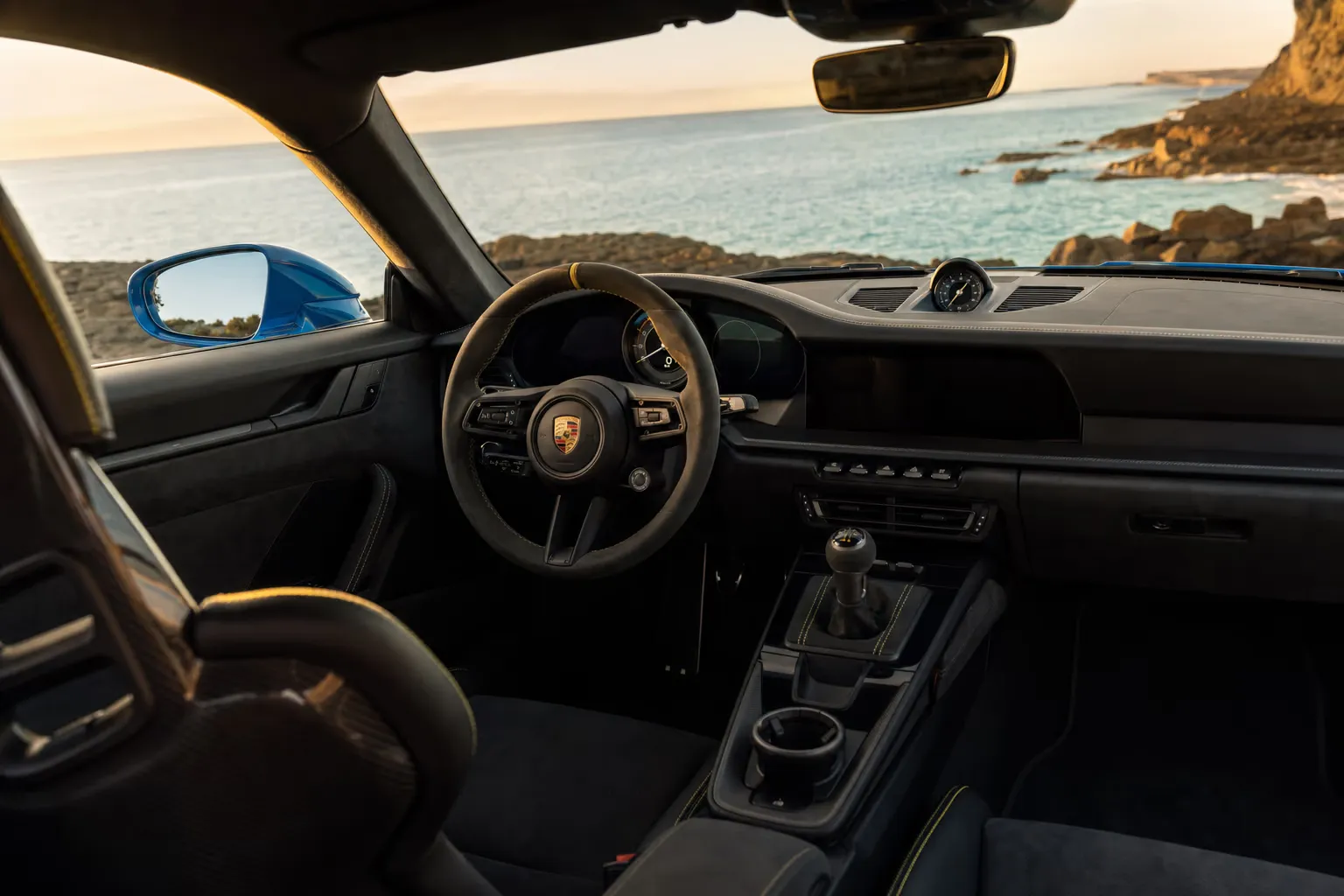 Interni di Porsche 911 GT3 – noleggio in Sardegna