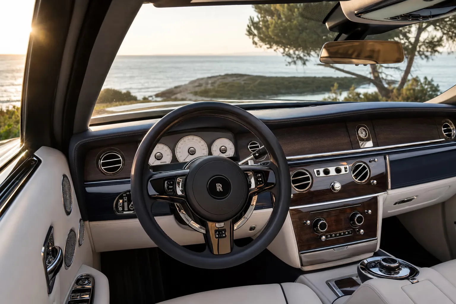 Interni di Rolls-Royce Phantom – noleggio in Sardegna
